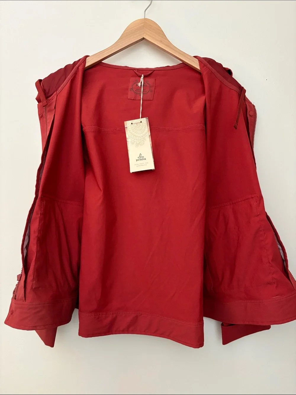 NWT Prana Terri Jacket in Tomato Hood Hidden Zip Front Water Repellant Size XL